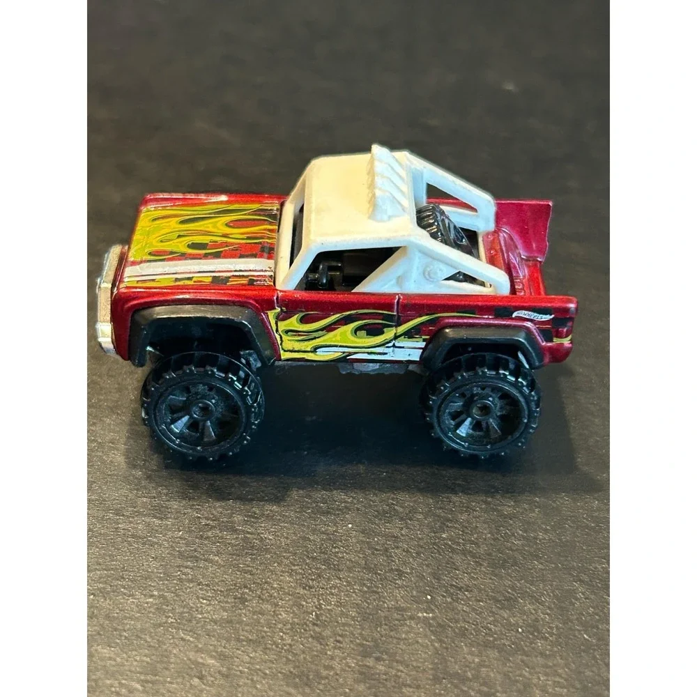 Hot Wheels Ford Bronco Custom Diecast Model Car 1/64  2007